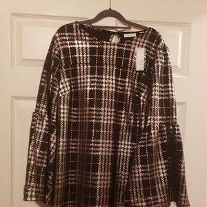 Womens bell sleeve knee length dress